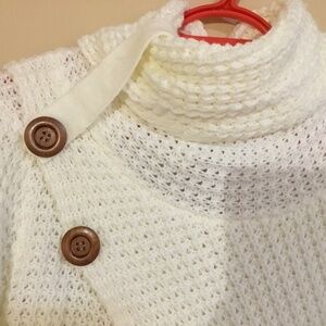 Rain + Rose Cream Knit Sweater Asymmetrical Button Women’s Large